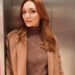 Eleanor Tomlinson Instagram - Thank you for having me @bbctheoneshow A treat to talk about The Couple Next Door and share the sofa with such icons 🖤 @sharonosbourne @vernonkay #alfredenoch • Styled by @rebeccacorbinmurray in @hermes • Makeup by @justinejenkins • Hair by @lukepluckrose • Nails by @lwbeautyart • @vrwpublicity The Couple Next Door • @channel4