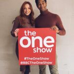Eleanor Tomlinson Instagram - Thank you for having me @bbctheoneshow A treat to talk about The Couple Next Door and share the sofa with such icons 🖤 @sharonosbourne @vernonkay #alfredenoch • Styled by @rebeccacorbinmurray in @hermes • Makeup by @justinejenkins • Hair by @lukepluckrose • Nails by @lwbeautyart • @vrwpublicity The Couple Next Door • @channel4