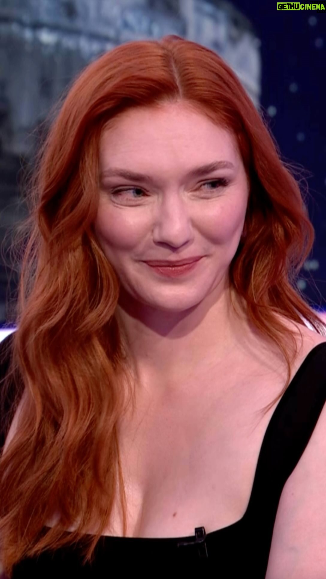Eleanor Tomlinson - 33.7K Likes - @eleanortomlinson recalls an awkward encounter with #StarWars legend @markhamill 🙈
#TheOneShow #iPlayer