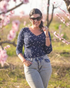 Electra Asteri Instagram - Don't stop me now @officialqueenmusic 🎵
Location 📍 #Veroia
Photo 📸 @ftbletsas 

________________________________________________

🌸Ήρθε η άνοιξη; Εμείς πάντως απολαύσαμε τα δώρα της. Τα λουλούδια. 

🚗Μπήκαμε στο αυτοκίνητο, και πήγαμε απλά λίγο έξω από τη Βέροια, να δούμε τις ανθισμένες ροδακινιές. Μα καλά. Τι θέαμα είναι αυτό; Τι ομορφιά; Η λύση τελικά βρίσκεται στη φύση. 

🔴Έχετε βρεθεί εκεί; 

________________________________________________

#HappyTraveller #TravelGirl #WithYou #TravelMore #Greece
