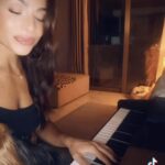 Eleftheria Eleftheriou Instagram - Το σώμα που ζητάς… ένα από τα αγαπημένα μου, γραμμένο μέσα απ την ψυχή! #tosomapouzitas ##xatzigiannis #xatzinasios
