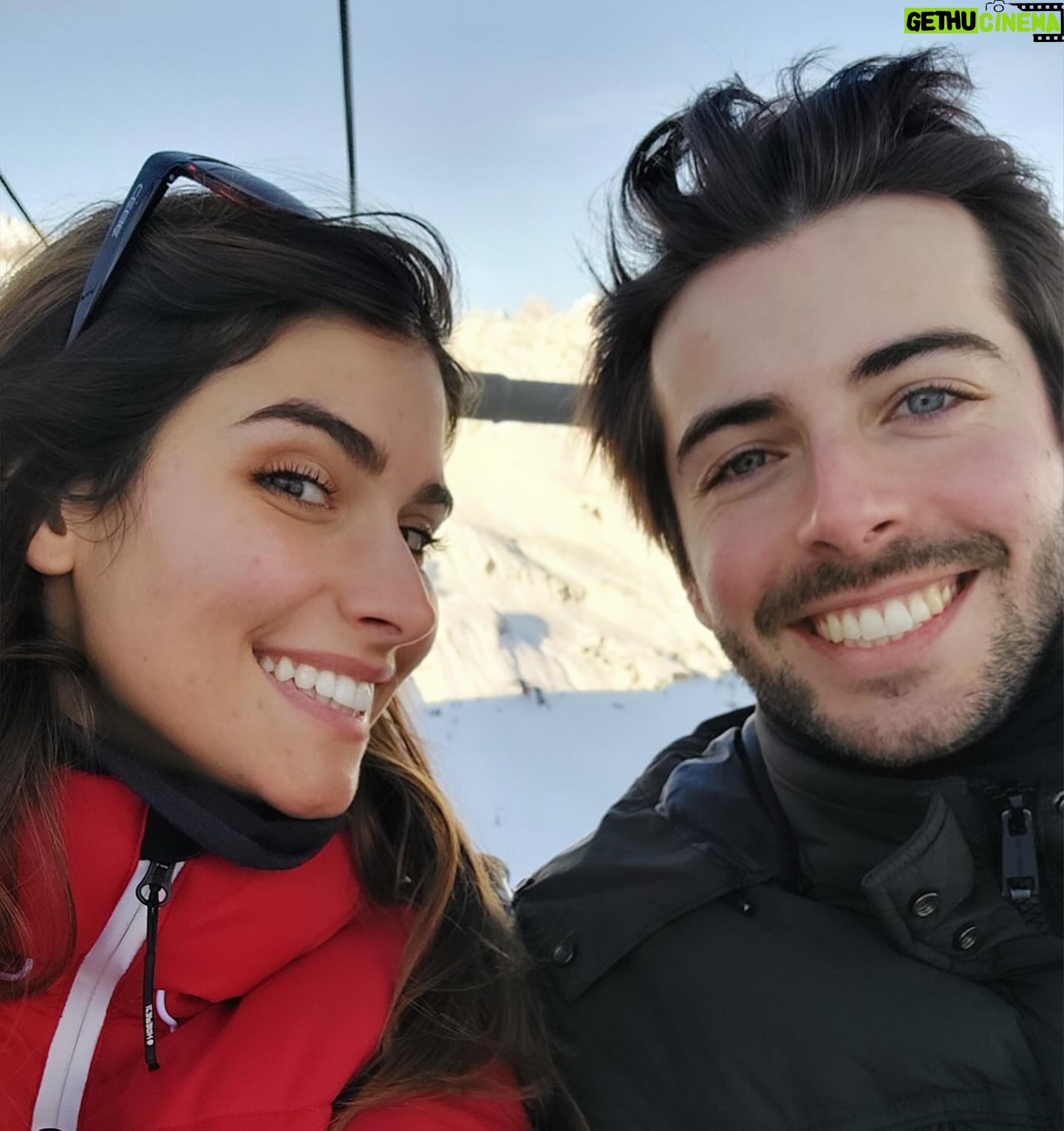 Elena Faliez - 2.6K Likes - Bol de neige ❄️