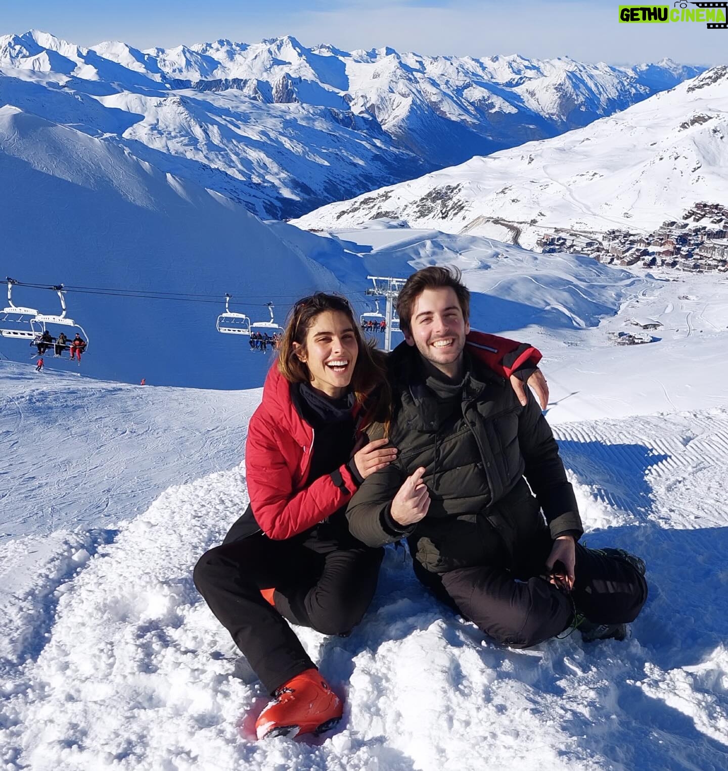 Elena Faliez - 2.6K Likes - Bol de neige ❄️