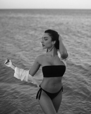Elena Pieridou Instagram - #away 🐚 @savvas_c_christou