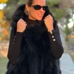 Elena Asimakopoulou Instagram - ❄️GIVEAWAY❄️ Έλα κορίτσια το Giveaway που περιμένατε μόλις ανέβηκε!!!Αξίας 500€!!! Follow @evi_aroni @dejardinbyeviaroni Μόνο follow κορίτσια μου θα κάνετε και τίποτα άλλο!!!🎁🎁🎁🎁🎁🎁🎁🎁 #giveaway #giveawaybyeviaroni #eviaroni
