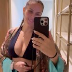 Elena Asimakopoulou Instagram - Ένα υπέροχο Weekend έφτασε στο τέλος του και εδώ σου έχω κάποια από τα βασικά που πρέπει να ξέρεις γι’αυτο το υπέροχο ξενοδοχείο που βρίσκεται μόλις 50’ από την Αθήνα το Isla Brown Corinthia Resort & Spa, Curio Collection by Hilton! Ένα άκρως οικογενειακό και Pet Friendly ξενοδοχείο με απίστευτες δραστηριότητες για γονείς και παιδιά! See you soon @islabrowncorinthia !!!🫶🏻🫶🏻🫶🏻 #weekend #lazydays #meandmydaughter #islabrownhotel