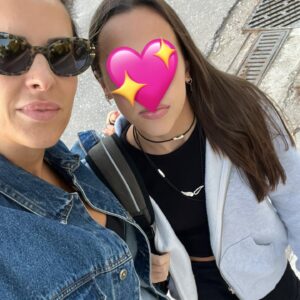 Elena Asimakopoulou Instagram - Καλή σχολική χρονιά σε όλα τα παιδιά και τους εκπαιδευτικούς!!! 
Β’ Γυμνασίου για εμάς φέτος…😬🙈 
Γονείς…καλή δύναμη!!!💪🏻💪🏻💪🏻 #happyfirtsdayofschool #goodluck