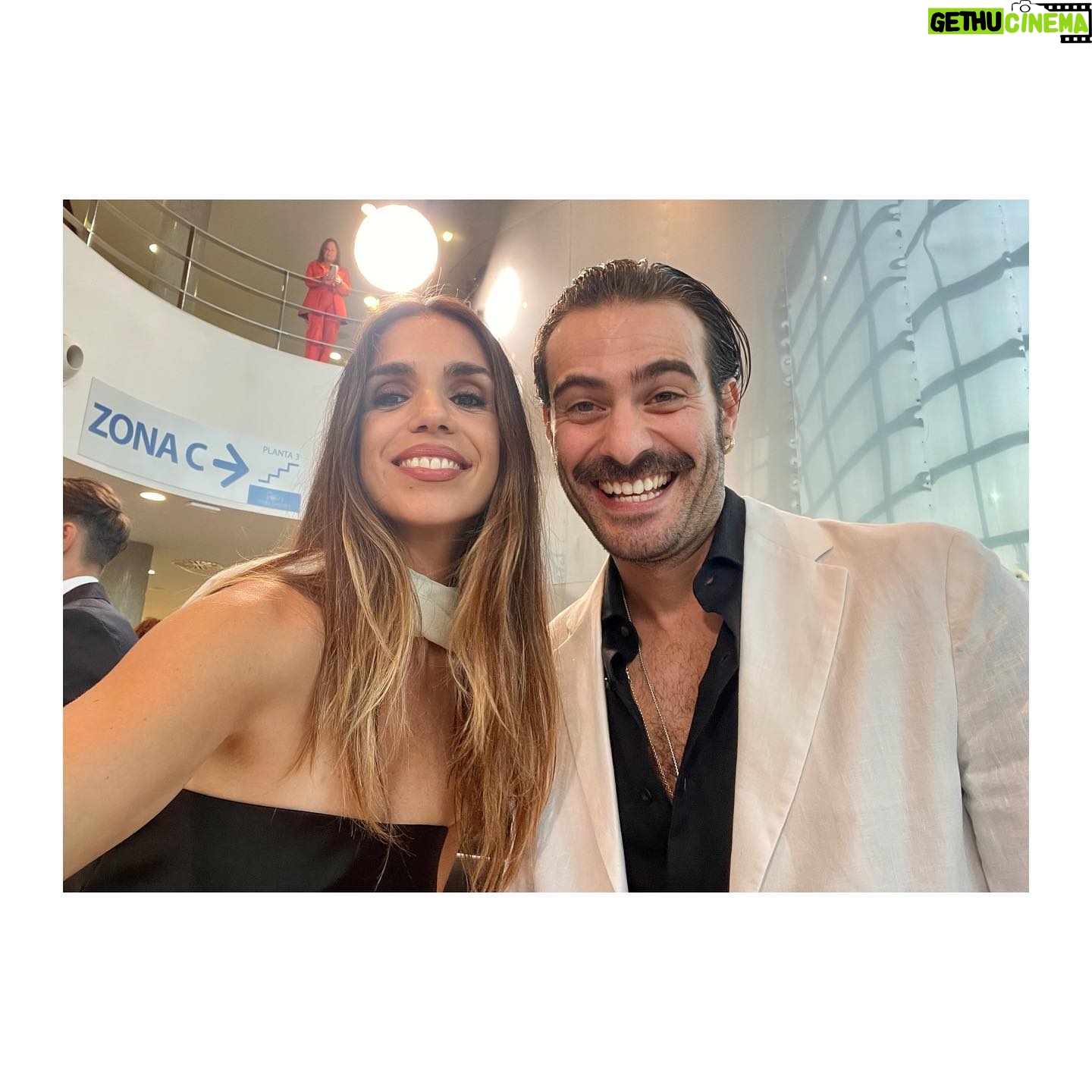 Elena Furiase - 8K Likes - Anoche celebramos la dĆ©cima edición de los premios @editorialcirculorojo . š“š
Una gala bonita, sĆŗper bien llevada por los presentadores, y muy emotiva. Tuve la suerte de entregar uno de los premios con el que, posiblemente, fue mi hermano āshicoā en otra vida šā¦ seguro! @ibrahimalshamij y en esta lo estĆ” siendo un poco tambiĆ©n. Gracias compaƱero!
#premioscirculorojo2023