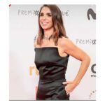 Elena Furiase Instagram – Anoche celebramos los @premiosforque , un año más para disfrutar del cine español y del crecimiento indudable de nuestra industria; recordamos a l@s grandes comic@s de nuestro cine, la importancia del humor y también homenajeamos a las compañeras y maestras que, por desgracia, ya no nos acompañan. Además fue un buen altavoz para gritar un: 🔥ALTO AL FUEGO EN GAZA… ojalá se haya oído con algo más de ahínco… 🙏🏽😞
Gracias @anamenaoficial por ese homenaje tan bonito a mi abuela por su centenario. 
¡Qué viva el cine! 
*******************************
Gracias también a los que me acompañaron ayer: 
@yslbeauty @sandrononna @edu_ordono 
@capelliercapellier @barolucasbl @delparamovintagejoyas @martinellishoes @valytyplace @muchoartemanagement @sofiapedroche y @ainhoaa.hernandez casi na!😂💫