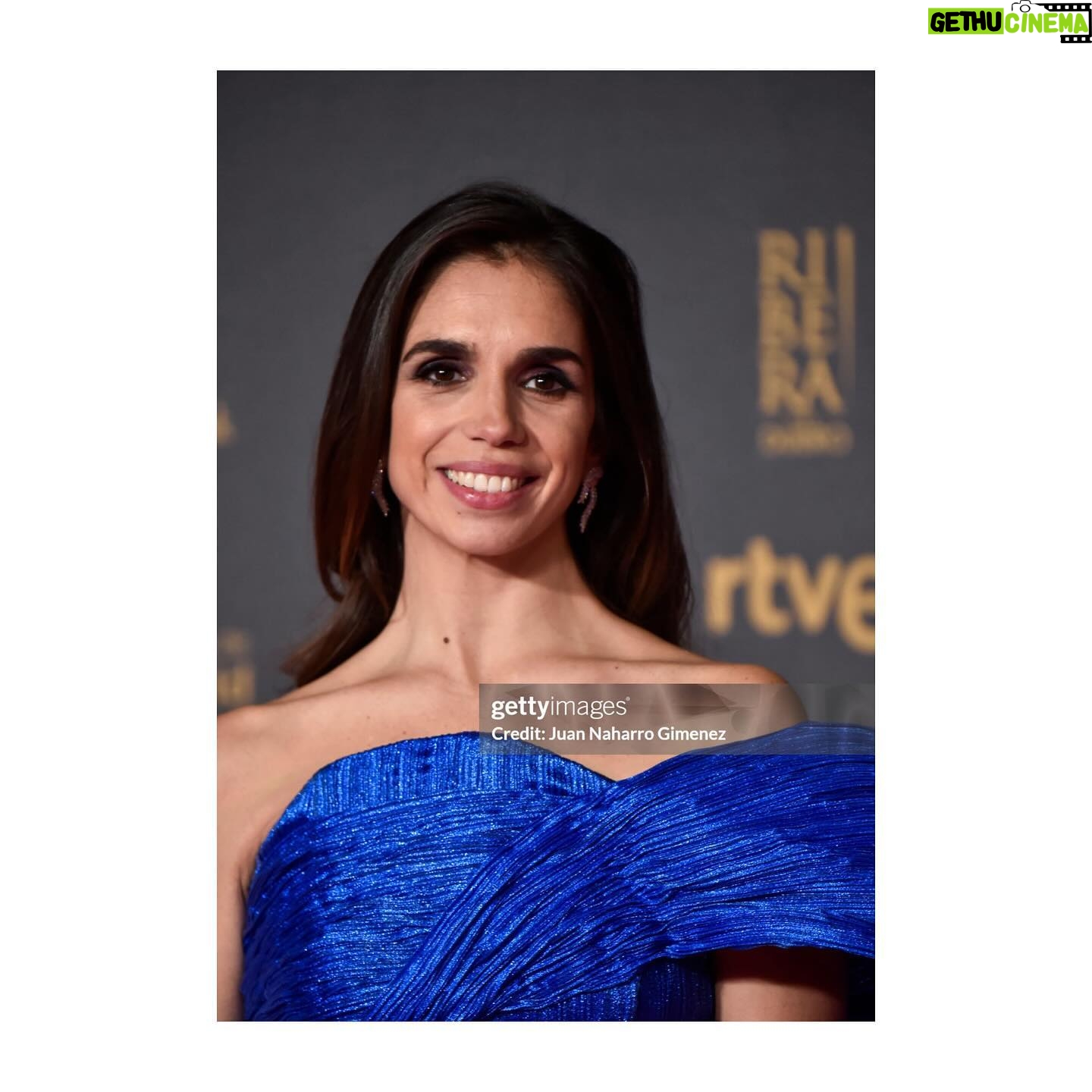 Elena Furiase Instagram - ¡Qué Goyas! Enhorabuena a los nominados/as, premiados y premiadas, y a todas las personas que no llegan hasta aquí, y que hacen posible que nuestra industria crezca cada vez más. Gracias @academiadecine por hacerlo posible una noche más. ✨✨✨ Y gracias a mi equipo que me acompaña siempre @muchoartemanagement @ainhoaa.hernandez @sofiapedroche 🚀 Y a l@s que lo dieron TODO para que yo luciera así: @capelliercapellier @valytyplace @andrew.pocrid 💙 @pablorobledo_co @beautyexpertlancome @mumit_jewelry @inesdomecqshoes #makeup Hasta el año que viene… si dios quiere!🙏🏽😅 #premiosgoya38 #cineespañol