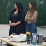 Elena Furiase Instagram – Ayer pudimos presentar “El mundo secreto de Árbal” (@editorialcirculorojo ) en nuestro cole!!!! @colegiomadrid.fstamaria estábamos tan nerviosas… y tan emocionadas. Qué importante es la etapa escolar y qué suerte la nuestra, que fuimos tan felices. 
Seguimos adelante, haciendo presentaciones e intentando acercar el libro a tod@s!🧚🏻
POR CIERTO NO QUERÍA DECIR “INVOLUCRADO” sino “INTEGRADO”… la emoción…🤓

🔊Seguimos gestionando Barcelona, Málaga y Sevilla

🔊MIENTRAS, OS ESPERAMOS EL SÁBADO 28 en la librería GIRASOL en la urb. SANTO DOMINGO. A las 12.00
📖🌳🧌 

@bluesoul_magic ❤️
@elenafuriase