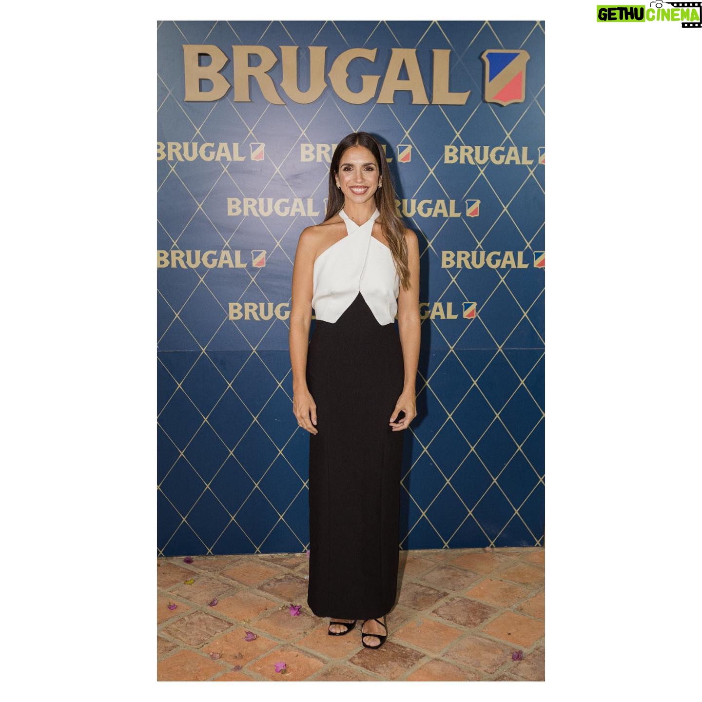 Elena Furiase - 6.8K Likes - La bonita noche de anoche ✨
*******************************
@diorbeauty
@veronica__ruz
@capelliercapellier
@theiqcollection ⭐️
@marinagarciajoyas
@jimmychoo
