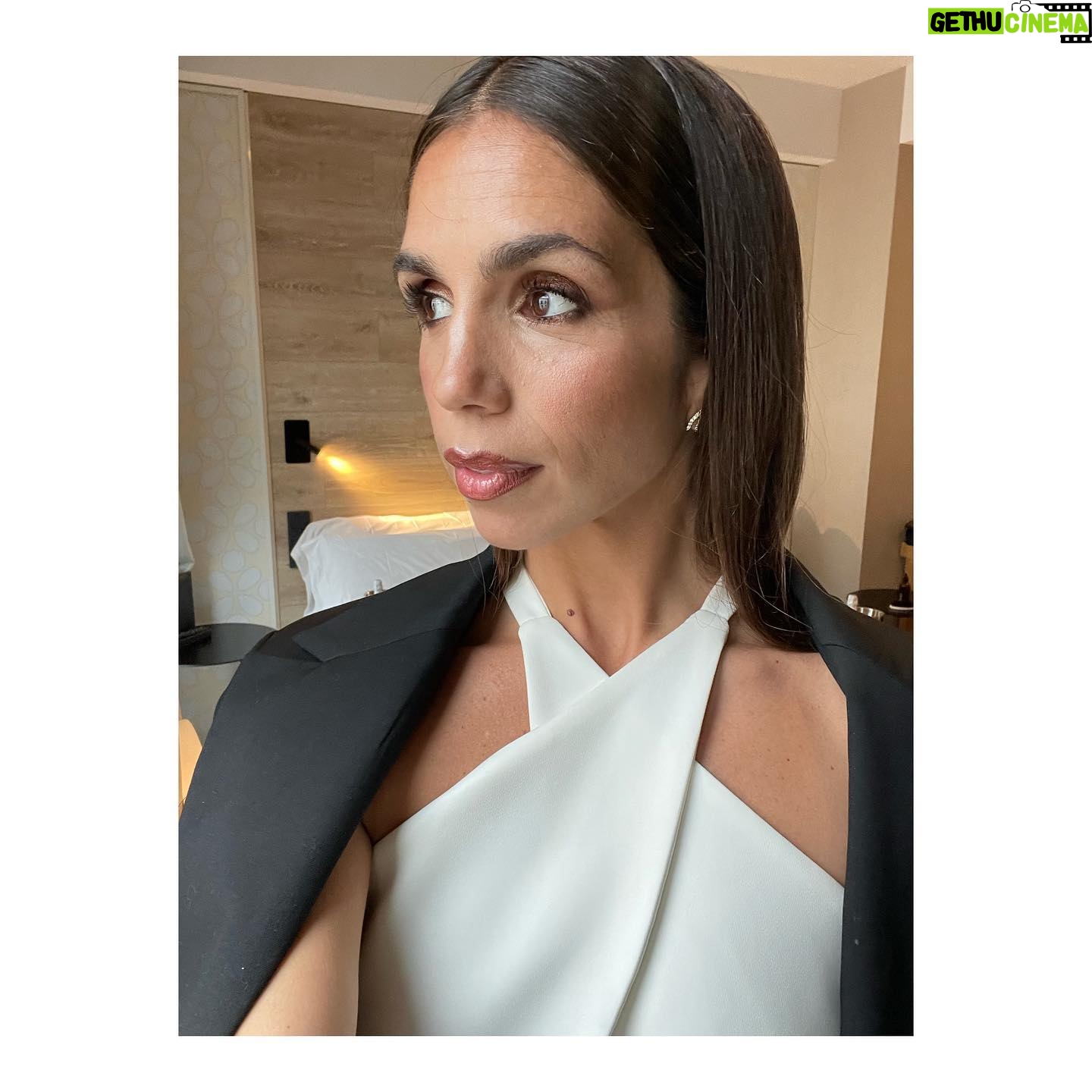 Elena Furiase - 6.8K Likes - La bonita noche de anoche ✨
*******************************
@diorbeauty
@veronica__ruz
@capelliercapellier
@theiqcollection ⭐️
@marinagarciajoyas
@jimmychoo