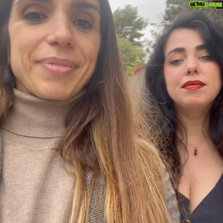 Elena Furiase Instagram - Ayer pudimos presentar “El mundo secreto de Árbal” (@editorialcirculorojo ) en nuestro cole!!!! @colegiomadrid.fstamaria estábamos tan nerviosas… y tan emocionadas. Qué importante es la etapa escolar y qué suerte la nuestra, que fuimos tan felices. Seguimos adelante, haciendo presentaciones e intentando acercar el libro a tod@s!🧚🏻 POR CIERTO NO QUERÍA DECIR “INVOLUCRADO” sino “INTEGRADO”… la emoción…🤓 🔊Seguimos gestionando Barcelona, Málaga y Sevilla 🔊MIENTRAS, OS ESPERAMOS EL SÁBADO 28 en la librería GIRASOL en la urb. SANTO DOMINGO. A las 12.00 📖🌳🧌 @bluesoul_magic ❤️ @elenafuriase