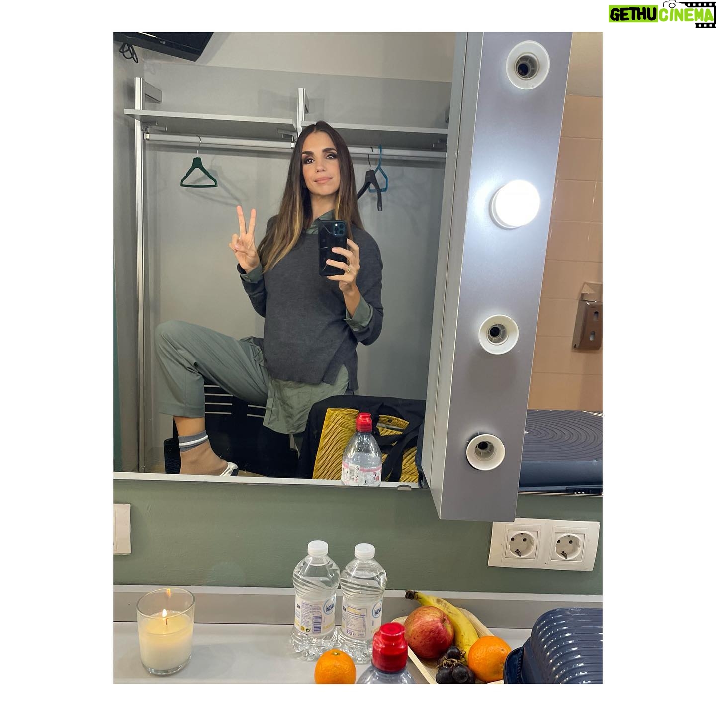 Elena Furiase Instagram - Las horas de espera… gracias vida! 🎥 Se avecina un nuevo proyecto! Divertido no, lo siguiente! No me preguntéis que no puedo hablar!🤫😘🤣