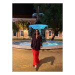 Elena Furiase Instagram - Anoche, en Huelva, se celebró la 3ª edición de los Premios Carmen pero para mí fue la primera… y lo pasé tan bien y me hicieron sentir tan parte de Andalucía (como realmente me siento 😅) que espero que no haya sido la última. Gracias, gracias @acacineandaluz ✨ y @muchoartemanagement 🫂 Además entregué dos premios con la presiossiisima @kiramiro ❤️ Una noche que me la guardo pa’ mí! ::::::::::::::::::::::::::::: @pedrodelhierro_official el look era…😍 @diorbeauty y @jclorabeauty GRACIAS @mdepaulet ✨ @capelliercapellier mi Top!