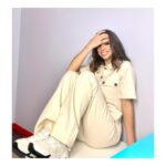 Elena Furiase Instagram – 🎵Yo soy una chica con suerte y estoy divina de la…VIDA! Feliz vida, feliz año! Y feliz todo… os lo deseo de corazón.