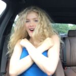 Elena Kampouris Instagram – ‪Suelta!💃🎀✨@angelesazulesmx @denisegutierrezoficial 🤟🎼#ASL #AmericanSignLanguage #support #Deaf #community #learn #language #amor #feliz #alegria #LosÁngelesAzules #Sueltaellistóndetupelo #Cumbia #Mexico #sing #Latin #Spanish #VivaMexico #linda #guapa #musicislife #world #music #sign #celebrate #mood #dance #goodvibes #weekend‬ #instamusic
