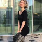 Elena Kampouris Instagram – 🏙✨✨#weekend #fun #city #Fall #citylife #smile #positivevibes #healthy #living #lifestyle #happy #live #life #travel #photography #fashion #style #ootd #hair #blonde #hairstyle #fashionphotography #clothes #blackandwhite #instafashion #fashiondaily #instastyle #instapic #instagood #instadaily 