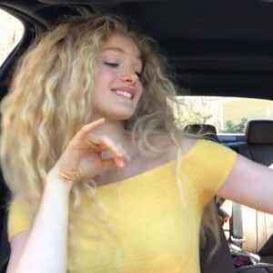 Elena Kampouris Instagram - ‪🤟🇲🇽♥️ @haashoficial @angelesazulesmx 🎼#ASL #AmericanSignLanguage #support #Deaf #community #learn #language #amor #feliz #alegria #HaAsh #LosÁngelesAzules #PerdónPerdón #Cumbia #Mexico #sing #live #life #Latin #Spanish #VivaMexico #linda #guapa #musicislife #world #music #sign #mood #dance #instamusic ‬