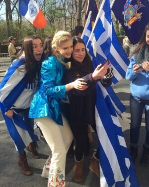 Elena Kampouris Instagram - ‪🇬🇷💙Ζήτω η Ελλάδα💙🇬🇷always fun memories, Happy Greek Independence Day! #throwback #indepence #freedom #love #Greek #Greece #ny #love #culture #explore #people #GreekIndependenceday #community #travel #smile #dream #celebrate #zito #Greekgirl #nyc #newyork #fun #instagood #instadaily #instafun ‬