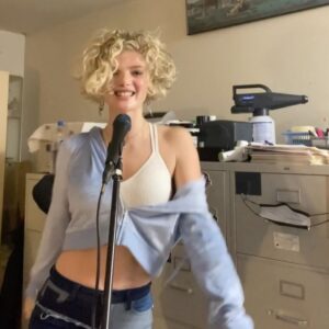 Elena Kampouris Instagram - 🎼FESTA! - Raffaella Carrà❤️‍🔥💃😘

#mood #beautiful #music #dance #weekend #sweet #goodvibes #new #love #life #fun #happiness #adventure #Italy #beauty #culture #travel #inspiration #spring #art #fashion #style #smile #girl #reels #explorepage #instalove #insta #instagood #instadaily