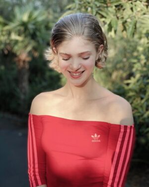 Elena Kampouris Instagram - “The earth was like an open flower
Enamelled and arrayed, 
The path I took to find its heart
Fluttered with sun and shade.”🌤🌿#love #poetry #literature #bookworm #InTheWood #poet #inspiration #SaraTeasdale #read #art #life #nature #love #mood #sunny #sky #smile #quotes #inspire #live #life #photography #beautiful #poem #write #book #instapic #instadaily #instagood #insta