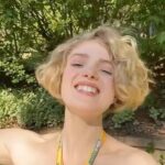 Elena Kampouris Instagram – I surrender to you Paradothika Se Sena💙🇬🇷I love this song by @natasatheodoridou 🎶I’ve been longing to get back to Greece for so long but work has taken me to other beautiful parts of the world. Though there’s nothing like going back home, seeing relatives and swimming in the majestic waters that soothe your soul🌊💗where do you go to find peace and solitude? 

#Greek #girl #love #Greece #heart #love #home #culture #summer #live #life #beautiful #music #joy #happy #peace #community #goodvibes #memories #travel #world #smile #sun #sing #dance #reels #instamusic #instafun #instadaily #explorepage