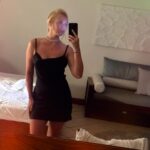 Elena Krygina Instagram - Почти месяц на Маврикии, а у меня нет ни одной красивой фотографии с кокосом на пляже))) За это время в моей жизни были только гидрокостюмы и сумка со снаряжением, спутанные волосы, полосатый загар, перекусы на ходу, соленый привкус во рту, кубометры воды и конечно киты🥰 киты киты китыыыы🫠 и больше мне ничего и не нужно было. Это был месяц абсолютной любви и ликования сердца😌🙏🏻