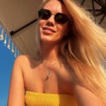 Elena Krygina Instagram - Моя новая любимая привычка - уезжать на несколько дней из Москвы помимо запланированных отпусков (хотя, если честно, так себе они конечно запланированы 🙈) 💛 Escape в тепло - полежать, подумать, не бежать, планировать новое, дорабатывать старое, читать и тусить с собой😎 Идеальное место для этого нашла - совсем новый отель, а точнее комплекс вилл @bijalresorts 💛 Кажется, это самое солнечно-желтое место во Вселенной😋)) В общем, тем и занимаюсь: перечитываю «Мастера и Маргариту», лежу, плаваю и ем😎 👙 @lavarice_