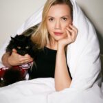 Elena Krygina Instagram - Доброе утро, 2024 получается🙃 вот они мои любимые несколько дней во имя доедания еды, горизонтального положения, сериалов «все сезон за раз» и спокойствия, полного спокойствия🫠