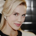 Elena Krygina Instagram – Гипнотическое демакияжное*😎 Хотите рецепт макияжа из этого рилс?🌸

*Micellar water @krygina.cosmetics – мицеллярная вода, которая смывает всё в пару движений🙋🏼‍♀️
В Золотом Яблоке и на всех маркетплейсах💥