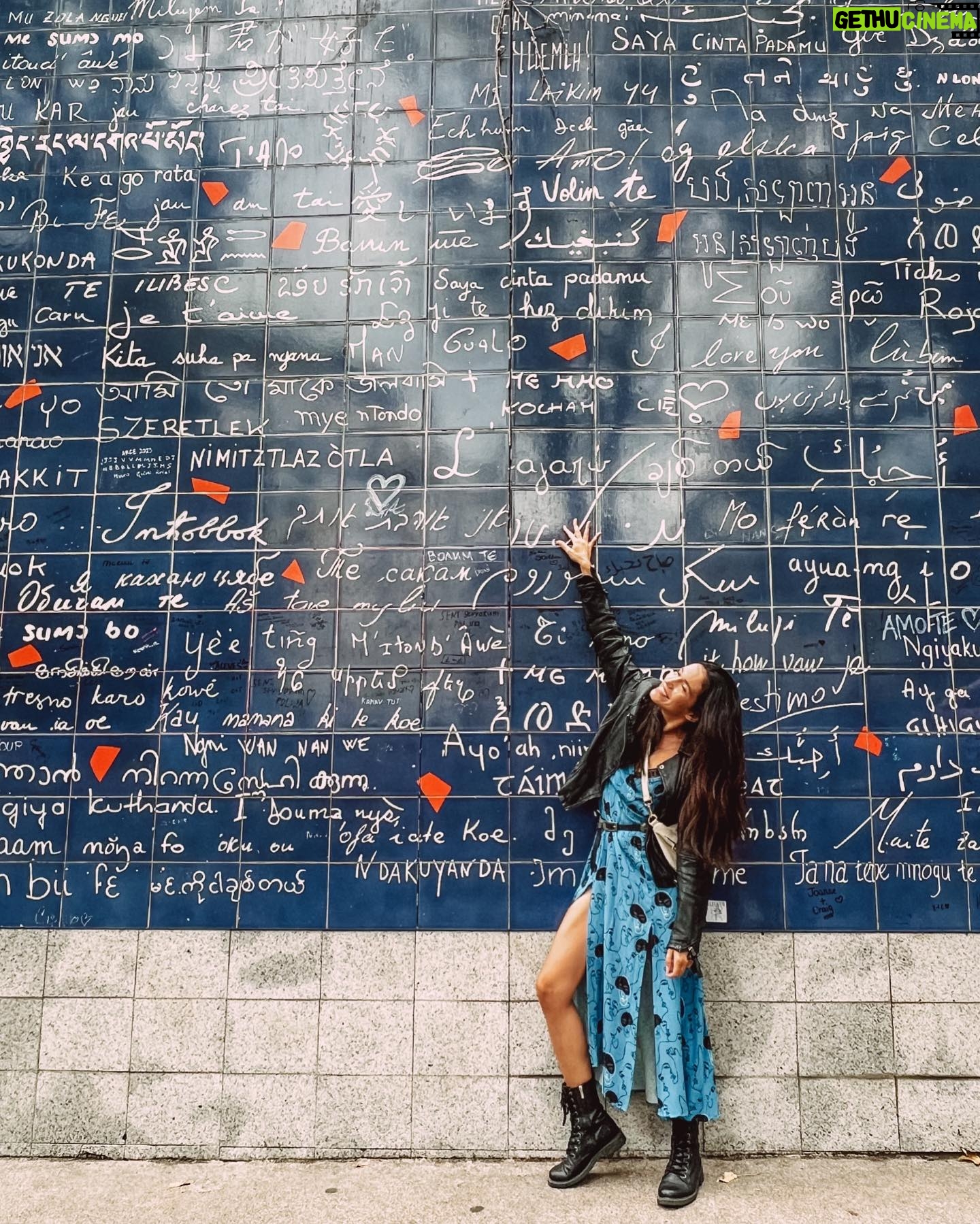 Eleni Vaitsou Instagram - 𝘐 𝘭𝘰𝘷𝘦 𝘺𝘰𝘶, 𝘑𝘦 𝘵’𝘢𝘪𝘮𝘦, 𝘐𝘤𝘩 𝘭𝘪𝘦𝘣𝘦 𝘋𝘪𝘤𝘩, 𝘛𝘦 𝘲𝘶𝘪𝘦𝘳𝘰, 𝘛𝘪 𝘢𝘮𝘰, 𝘚𝘻𝘦𝘳𝘦𝘵𝘭𝘦𝘬, 𝘒𝘰𝘤𝘩𝘢 𝘊𝘪𝘦𝘣𝘪𝘦, 𝘌𝘨 𝘦𝘭𝘴𝘬𝘢 𝘵𝘪𝘨, 𝘈𝘧𝘨𝘳𝘦𝘬𝘪, 𝘛𝘦 𝘥𝘶𝘢, 𝘈𝘯𝘢 𝘣𝘦𝘩𝘪𝘣𝘢𝘬, 𝘚𝘦𝘯𝘪 𝘚𝘦𝘷𝘪𝘺𝘰𝘳𝘶𝘮 ,𝘠𝘢 𝘵𝘦𝘣𝘦 𝘬𝘢𝘩𝘢𝘺𝘶, 𝘚𝘢𝘳𝘢𝘯𝘨 𝘏𝘦𝘺𝘰………. …..Σ’αγαπώ