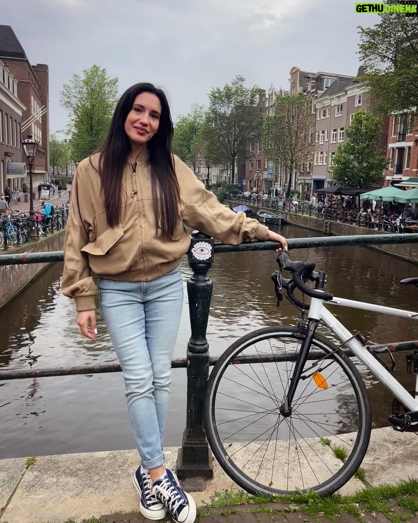 Eleni Vaitsou - 16.6K Likes - Μάντεψε την πόλη: ❤️🌷🚲🧀🧇🍟☂️
(εντάξει βοηθάει κι η φωτό)