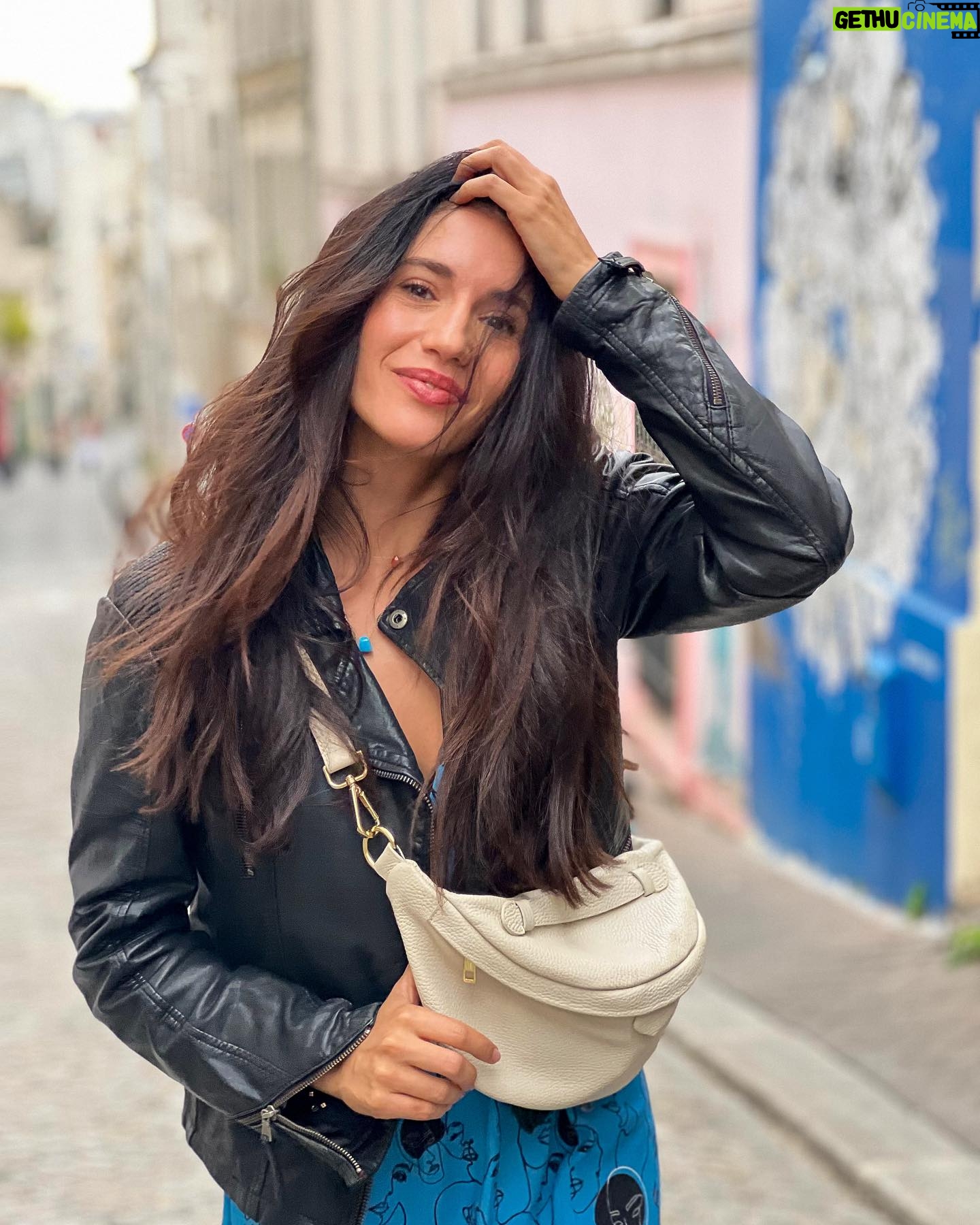 Eleni Vaitsou - 11.8K Likes - 𝑻𝒉𝒊𝒓𝒅 𝒕𝒊𝒎𝒆 𝒊𝒔 𝒂 𝒄𝒉𝒂𝒓𝒎 ✨Είπα να δώσω ακόμη μια ευκαιρία στην πόλη του φωτός (κ του έρωτα;) μήπως και με γοητεύσει γιατί δεν γινόταν να είμαι η μόνη που την είχα λίγο του πεταματού (αν είναι δυνατόν!) και έχω να πω πώς 𝑻𝑰𝑴𝑰𝑵𝑮 𝑰𝑺 𝑬𝑽𝑬𝑹𝒀𝑻𝑯𝑰𝑵𝑮!
𝒫𝒶𝓇𝒾𝓈 𝒿ℯ 𝓉’𝒶𝒾𝓂ℯ κι εγώ κι ας άργησα! ❤️
____________________________
#paris #travel #travelgram #city