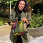 Eleni Vaitsou Instagram - The bag (& a big smile) always makes the outfit 😉 @kurtgeiger #handbag #kurtgeiger #nightout #fashionstatement
