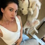 Eleni Vaitsou Instagram – 𝙄 𝙙𝙤𝙣’𝙩 𝙘𝙖𝙧𝙚 𝙬𝙝𝙖𝙩 𝙖𝙣𝙮𝙤𝙣𝙚 𝙩𝙝𝙞𝙣𝙠𝙨 𝙤𝙛 𝙢𝙚. 𝙀𝙭𝙘𝙚𝙥𝙩 𝙙𝙤𝙜𝙨. 𝙄 𝙬𝙖𝙣𝙩 𝙙𝙤𝙜𝙨 𝙩𝙤 𝙡𝙞𝙠𝙚 𝙢𝙚. 🐾❤️🐾