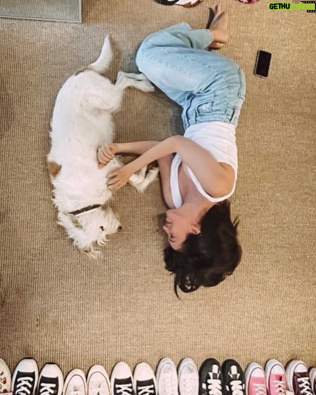 Eleni Vaitsou - 8.8K Likes - 𝙄 𝙙𝙤𝙣’𝙩 𝙘𝙖𝙧𝙚 𝙬𝙝𝙖𝙩 𝙖𝙣𝙮𝙤𝙣𝙚 𝙩𝙝𝙞𝙣𝙠𝙨 𝙤𝙛 𝙢𝙚. 𝙀𝙭𝙘𝙚𝙥𝙩 𝙙𝙤𝙜𝙨. 𝙄 𝙬𝙖𝙣𝙩 𝙙𝙤𝙜𝙨 𝙩𝙤 𝙡𝙞𝙠𝙚 𝙢𝙚. 🐾❤️🐾