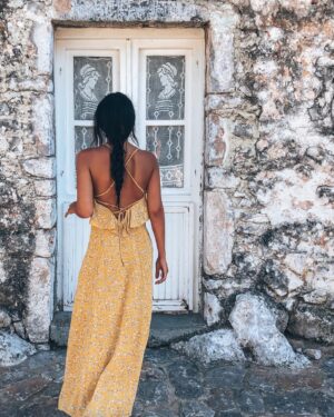 Eleni Vaitsou Instagram - Κι ο ήλιος του Οκτώβρη, καλοκαιρινός ☀️ Καλό μήνα 

__________________________
#october #sunday #sunnyday #happysunday