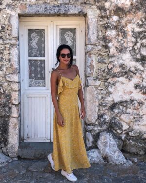 Eleni Vaitsou Instagram - Κι ο ήλιος του Οκτώβρη, καλοκαιρινός ☀️ Καλό μήνα 

__________________________
#october #sunday #sunnyday #happysunday