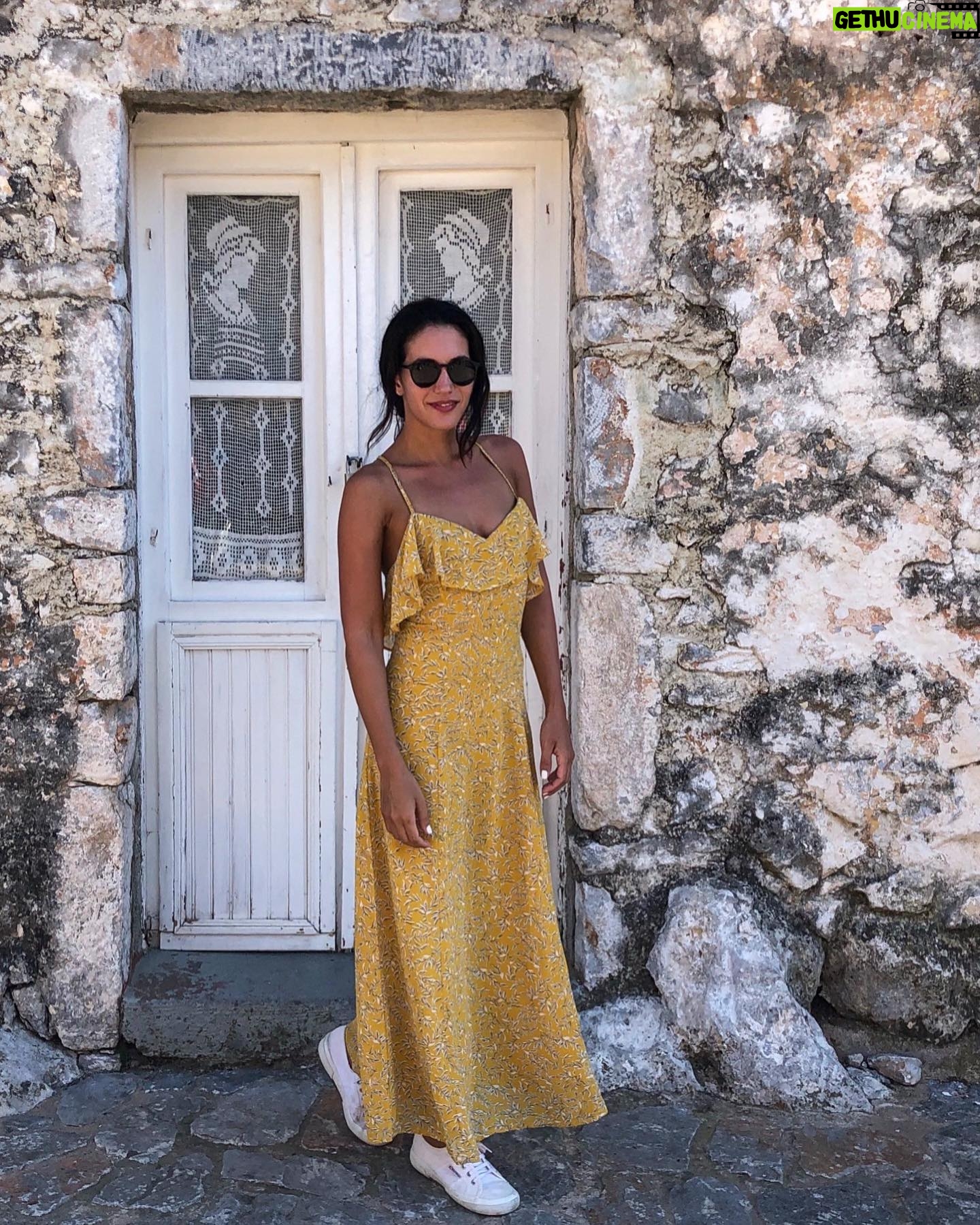 Eleni Vaitsou - 11.4K Likes - Κι ο ήλιος του Οκτώβρη, καλοκαιρινός ☀️ Καλό μήνα
__________________________
#october #sunday #sunnyday #happysunday