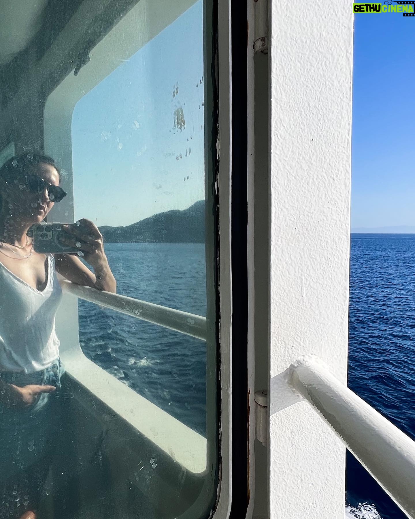 Eleni Vaitsou - 9.7K Likes - Στο νησί του Νιρέα
___________________________
#islandlife #summervibes