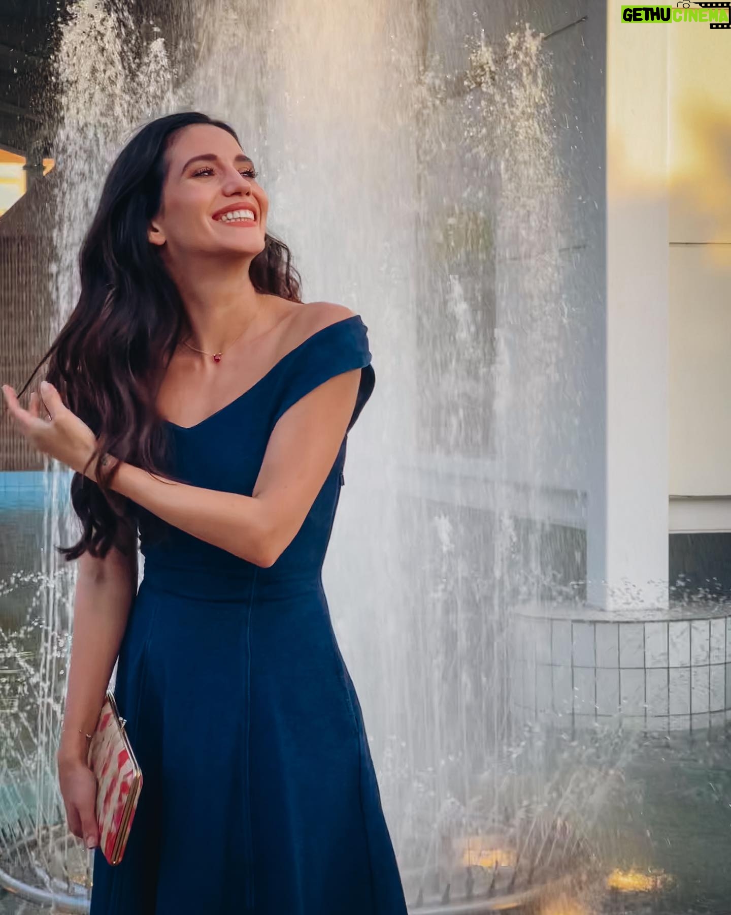 Eleni Vaitsou - 10.9K Likes - 𝑆𝑀𝐼𝐿𝐸! 𝐻𝑎𝑝𝑝𝑖𝑛𝑛𝑒𝑠 𝑙𝑜𝑜𝑘𝑠 𝑔𝑜𝑟𝑔𝑒𝑜𝑢𝑠 𝑜𝑛 𝑒𝑣𝑒𝑟𝑦𝑜𝑛𝑒 💙