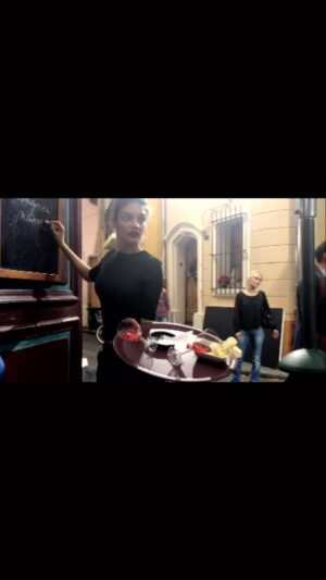 Éléonore Sarrazin Instagram - Mannequin challenge avec nos têtes de bébés réalisé par Philippe Carrese @pblvofficiel #pblv #plusbellelavie