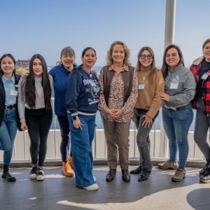 Eli de Caso Instagram - Maravillosa experiencia en Antofagasta en una charla llena de mujeres y hombres comprometidos en su crecimiento personal, en construir sus sueños y en sentirse más felices cada día 💖 Gracias Gracias Gracias #antofagasta #charlas #charlacrecimientopersonal #enpoderamiento #coaching #feliz #minerazaldivar