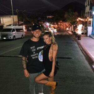 Eliana Jones Instagram - When I say papas you say fritas