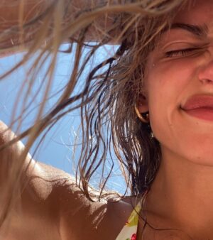 Eliana Jones Instagram - That’s a wrap baby. Filming in Mexico? What a fucking dream. Couldn’t be happier & can’t wait for y’all to see this beautiful show with the best group of people 🐬👼🏼 @appletv @lionsgate