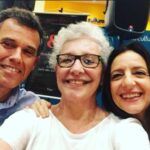Eliana Guttman Instagram - Esse #tbt é bacana. Eu e @clariceniskier juntas, Lemos trechos do livro Alma Política de @niltonbonder na já saudosa Livraria Cultura.