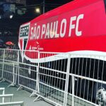 Eliana Guttman Instagram - E lá fui ao ao estádio do morumbi com meus netos, seus amigos e dona da p… toda @maguttmann . Que vibração incrível! AMEI! #spfutebolclube #vovótaon