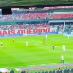 Eliana Guttman Instagram - E lá fui ao ao estádio do morumbi com meus netos, seus amigos e dona da p… toda @maguttmann . Que vibração incrível! AMEI! #spfutebolclube #vovótaon